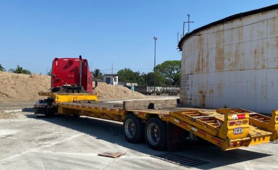 Lowboy con rampa